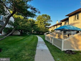 99 Thoreau Dr in Plainsboro, NJ - Building Photo