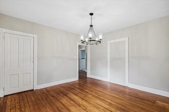 45 S Wyoming Ave, Unit 2 in Ardmore, PA - Foto de edificio - Building Photo
