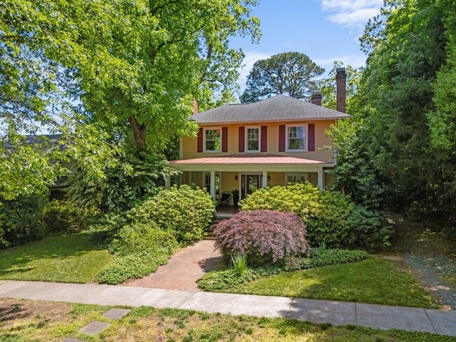 1015 W Trinity Ave in Durham, NC - Building Photo - Building Photo