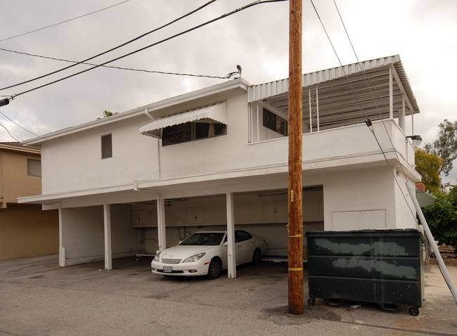 6637 Rhodes Ave in North Hollywood, CA - Foto de edificio - Building Photo