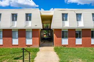 Autumnwood Apartments in Columbia, TN - Building Photo - Building Photo