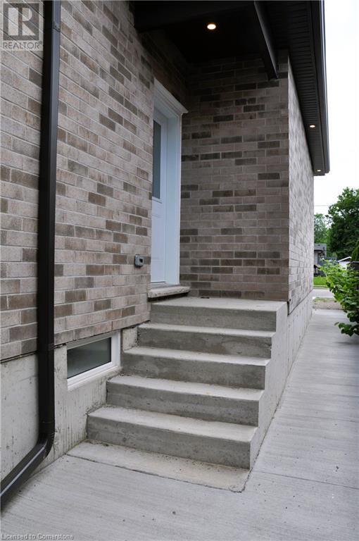 70 Elmwood Ave in Cambridge, ON - Building Photo - Building Photo