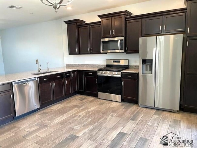 6033 E Morning Ln in Yuma, AZ - Building Photo - Building Photo