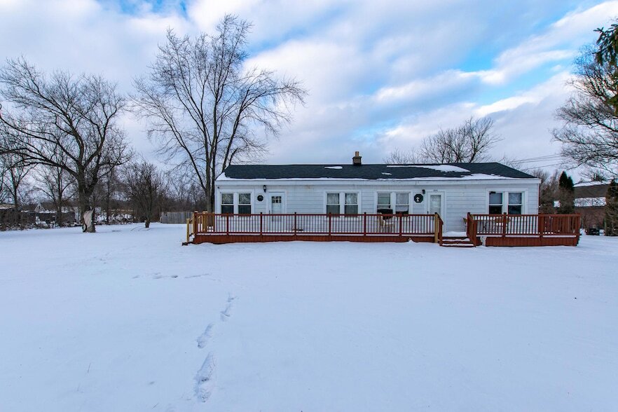 3083 Ready Rd in South Rockwood, MI - Foto de edificio