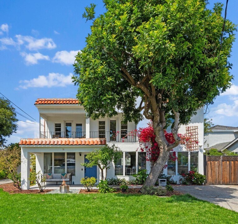 71 Nueva Ave in Redwood City, CA - Building Photo