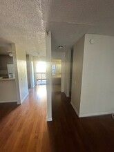 2100 Fair Park Ave, Unit 314 in Los Angeles, CA - Building Photo - Building Photo