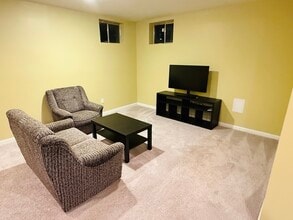 26076 Rachel Hill Dr, Unit Basement in Chantilly, VA - Building Photo - Building Photo