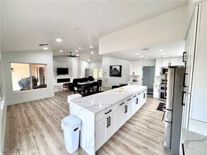 9053 Firebird Dr in Las Vegas, NV - Building Photo - Building Photo