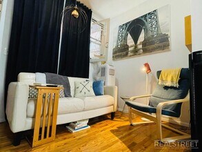 Newly Renovated Spacious 2BR in Heart of Park Slope, Unit 1 in Brooklyn, NY - Building Photo - Building Photo