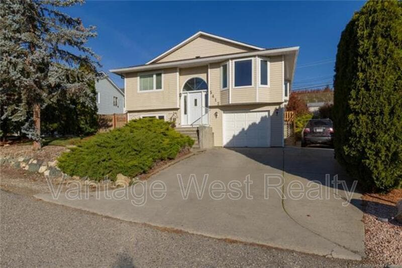 5412 Bella Vista Rd in Vernon, BC - Building Photo