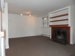 590 N Broadway in Saratoga Springs, NY - Building Photo - Building Photo