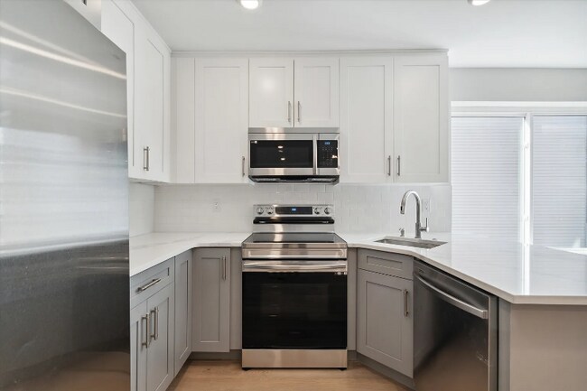 2215 N 7th St in Philadelphia, PA - Building Photo - Building Photo