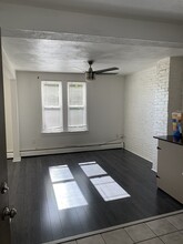 8 Greenwich St, Unit 3 in Boston, MA - Building Photo - Building Photo