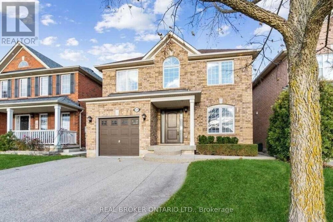 2369 Proudfoot Trail in Oakville, ON - Building Photo