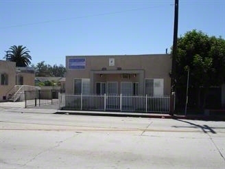 410-412 E Market St in Long Beach, CA - Building Photo