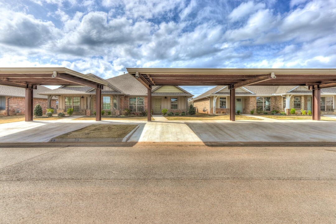 8808 SW 55th St-Unit -Unit A in Oklahoma City, OK - Building Photo