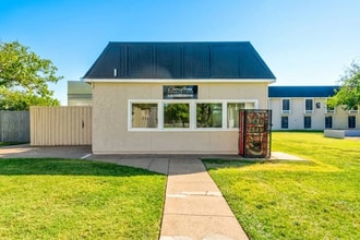 Casa Luna Apartments in Dallas, TX - Foto de edificio - Building Photo
