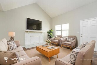 5205 Birdlake Dr NW in Lilburn, GA - Foto de edificio - Building Photo