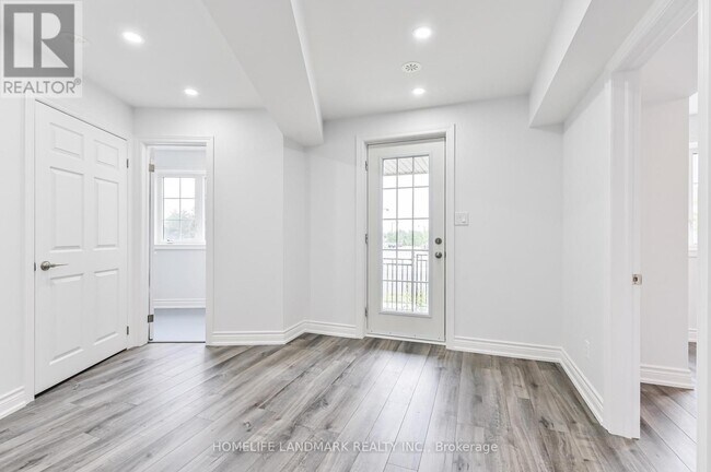 154 Roy Grv Wy in Markham, ON - Building Photo - Building Photo