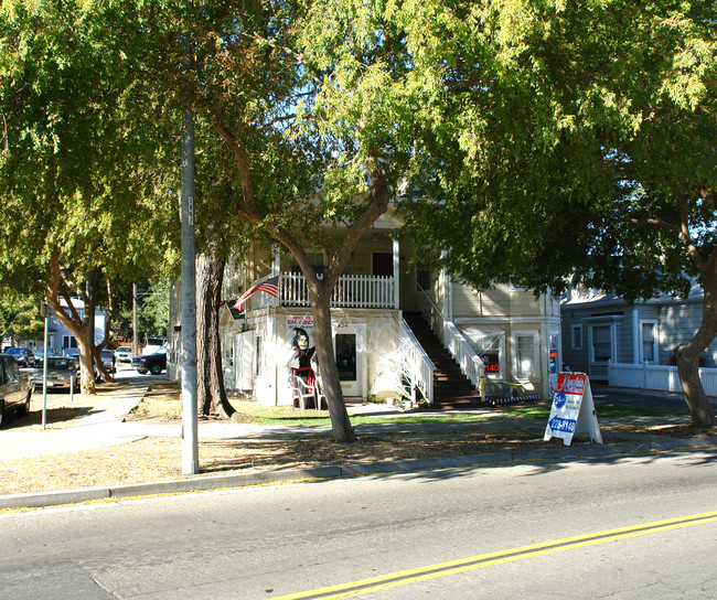 934-936 Court St in Martinez, CA - Building Photo - Building Photo