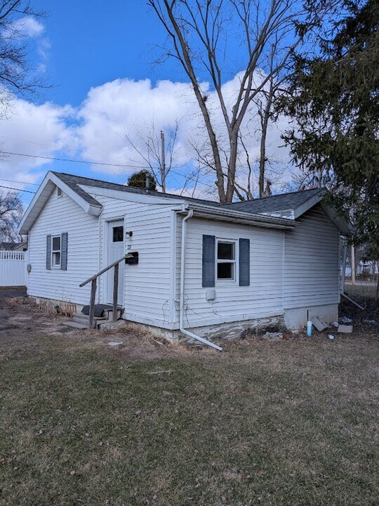 324 E Front St-Unit -326 in Napoleon, OH - Building Photo