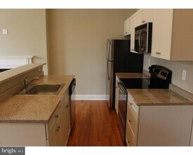 408 S 9th St in Philadelphia, PA - Building Photo - Building Photo