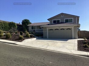 148 Lancaster Way in Vallejo, CA - Building Photo - Building Photo