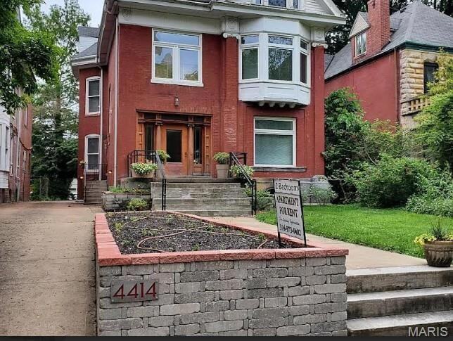 property at 4414 W Pine Blvd