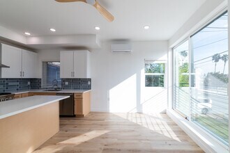 4369 Rosewood Ave in Los Angeles, CA - Building Photo - Building Photo