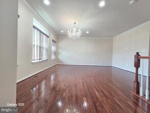 22865 Lacey Oak Terrace in Sterling, VA - Building Photo - Building Photo