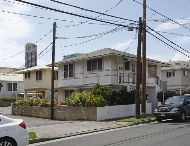 2213 Fern St in Honolulu, HI - Foto de edificio - Building Photo