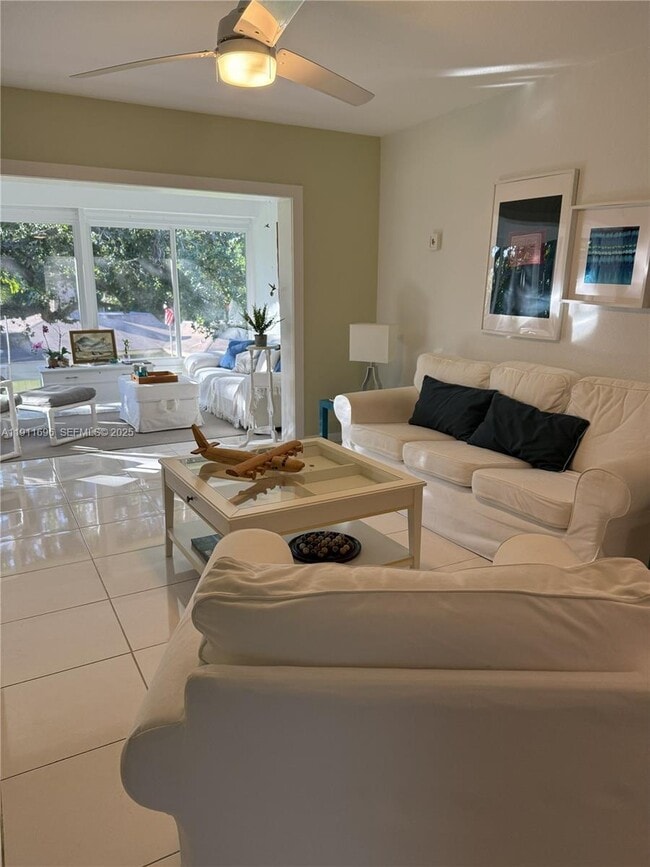 5141 W Oakland Park Blvd in Lauderdale Lakes, FL - Building Photo - Building Photo