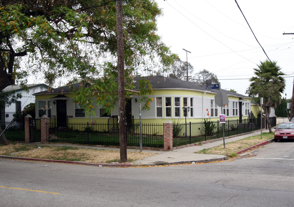 8628 Cadillac Ave in Los Angeles, CA - Building Photo