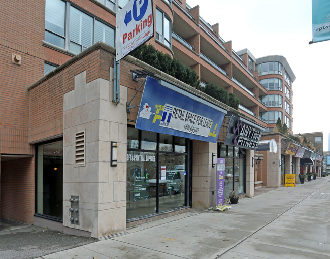 2709-2741 Yonge St in Toronto, ON - Building Photo - Building Photo