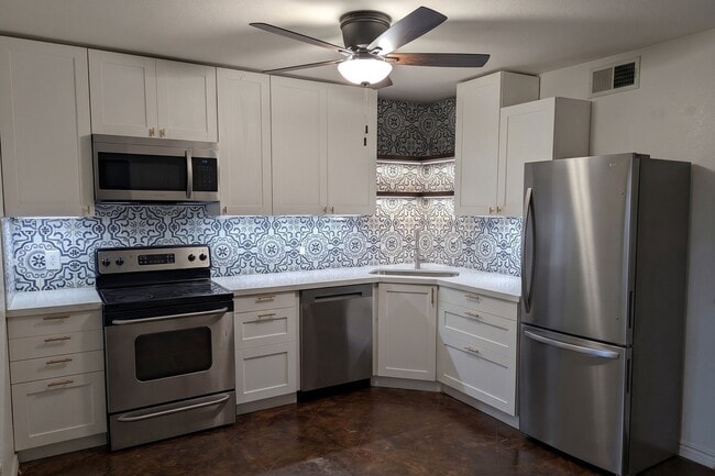 property at 114 Scofield Ave