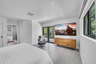 11340 SW 74th Ct in Pinecrest, FL - Building Photo - Building Photo