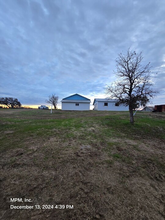 4221 Buena Vista Dr in Paso Robles, CA - Building Photo