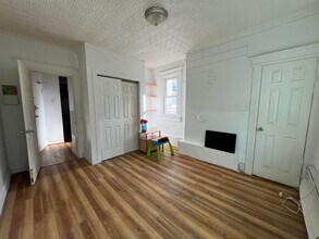 69 Clarke Ave in Jersey City, NJ - Building Photo - Building Photo