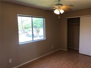 1638 Post Rd in San Marcos, TX - Building Photo - Building Photo