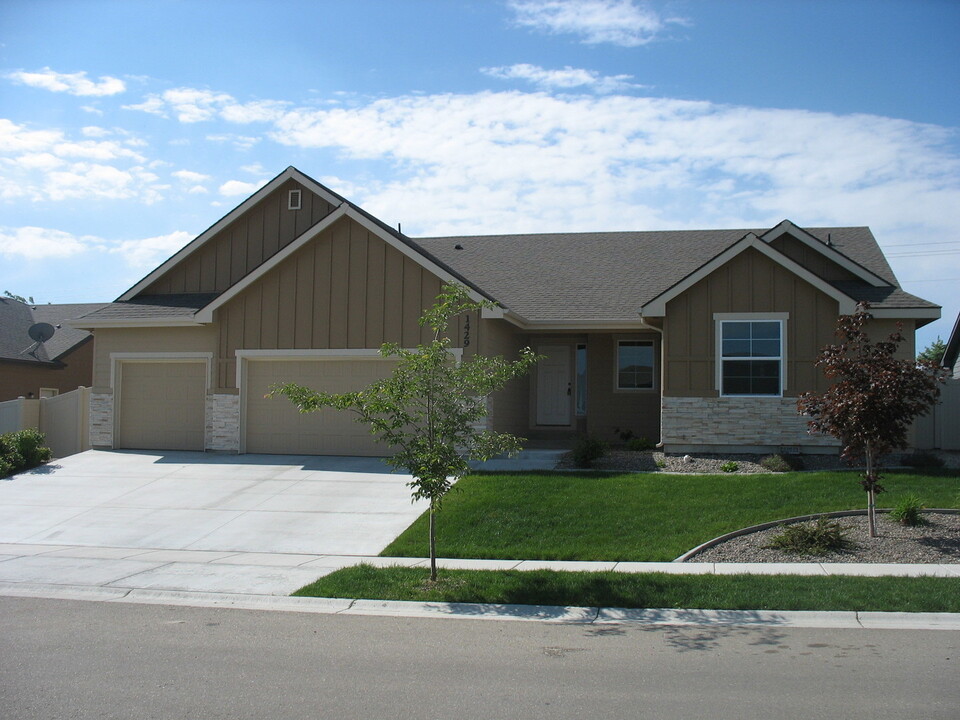 1429 W Cactus St in Nampa, ID - Building Photo