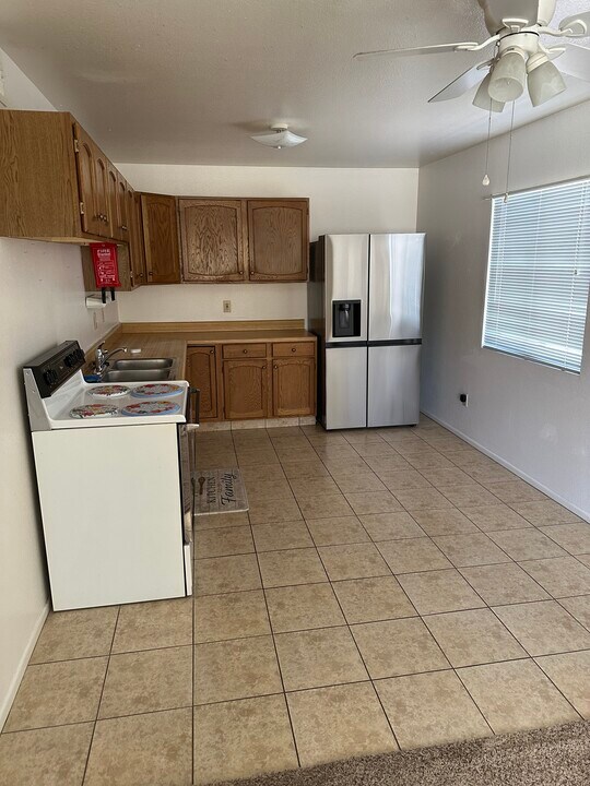 862 Del Rey Dr, Unit #C in Boulder City, NV - Building Photo