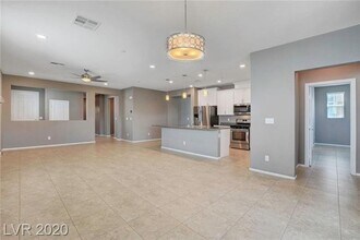 2255 Valdina St in Henderson, NV - Building Photo - Building Photo