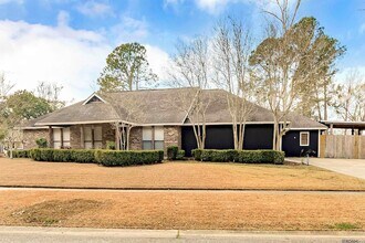 2752 Galahad Dr in Baton Rouge, LA - Foto de edificio - Building Photo