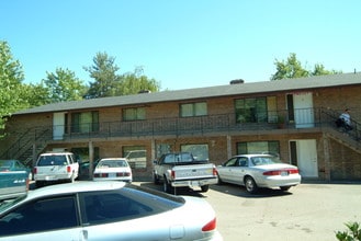 15818-15906 Elm St E in Sumner, WA - Foto de edificio - Building Photo