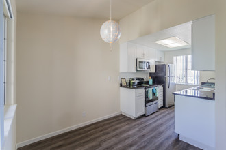 Cirby Oaks Apartments in Roseville, CA - Building Photo - Interior Photo