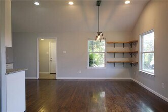 402 E Center St in Duncanville, TX - Building Photo - Building Photo