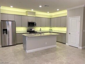 3166 McKenna Dawn Ave in Henderson, NV - Foto de edificio - Building Photo