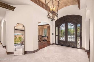 4358 Cresthaven Dr in Westlake Village, CA - Building Photo - Building Photo