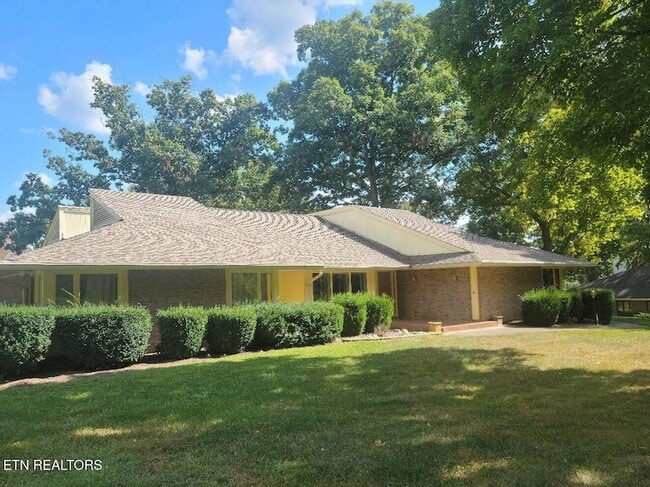 property at 218 Baltusrol Rd