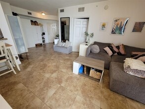 2600 SW 27th Ave in Miami, FL - Building Photo - Building Photo